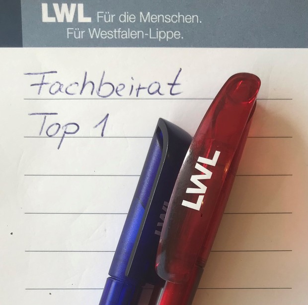 Bild mit 2 Stiften Bild mit 2 Stiften